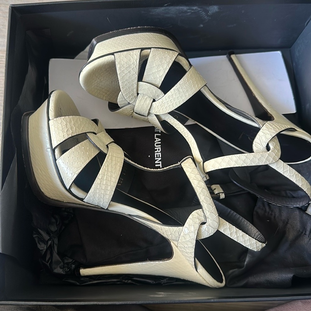 Yves Saint Laurent tribute 105 cream heel